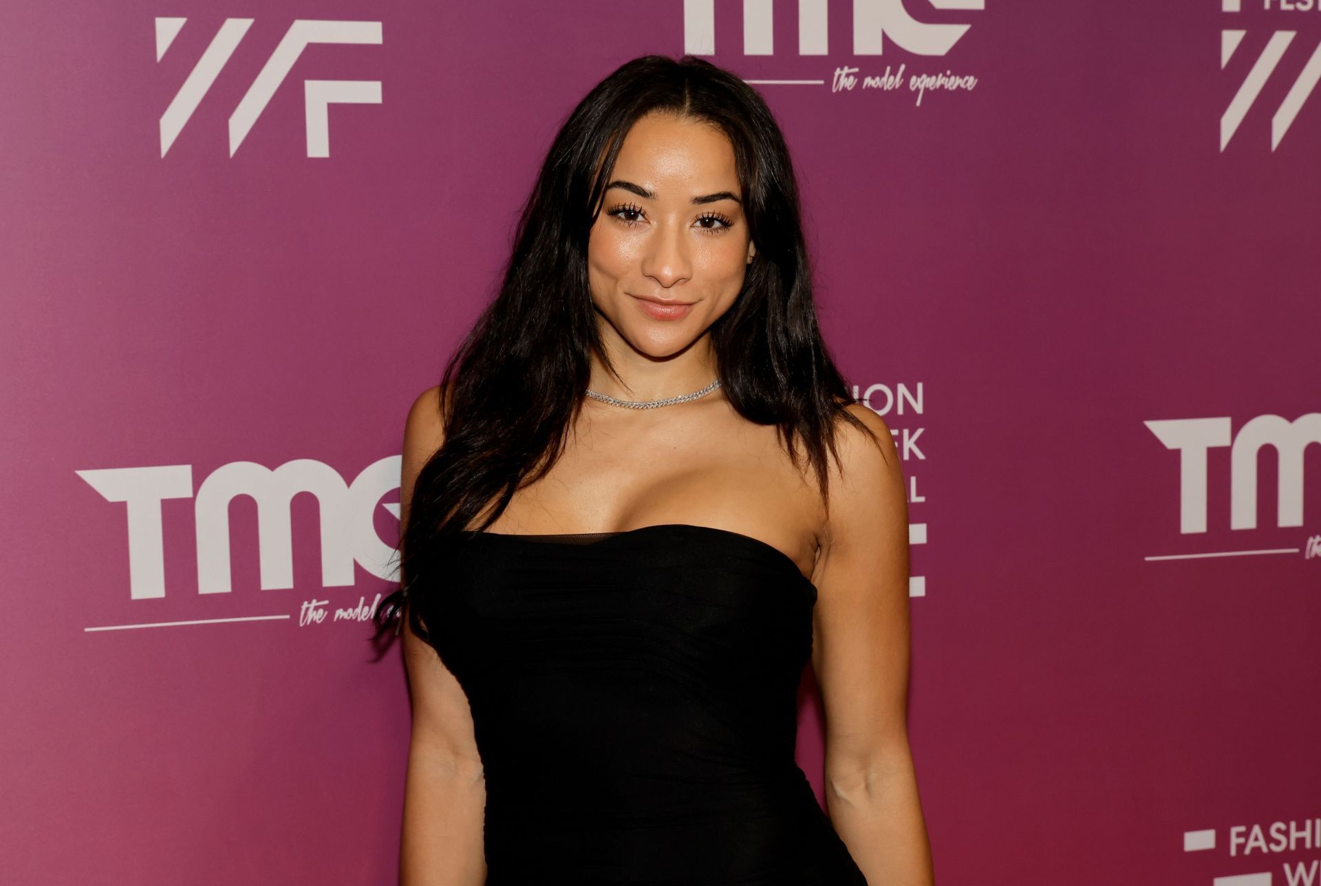 WATCH: Tyreek Hill's estranged wife Keeta Vaccaro reminds fans to “stretch and breathe” while flaunting toned back