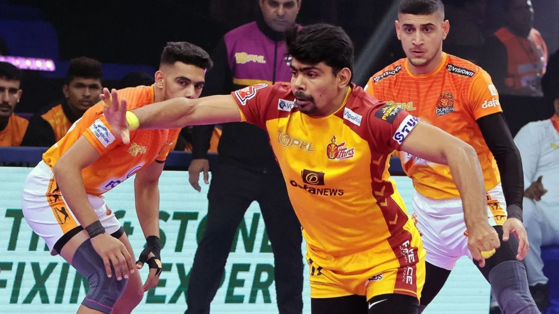 Pawan Sehrawat in action (Image Credits: PKL)