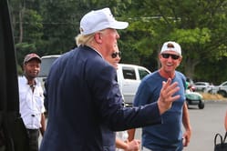 "Legends hang with legends": Social media erupts as Wayne Gretzky golfs with US President Donald Trump