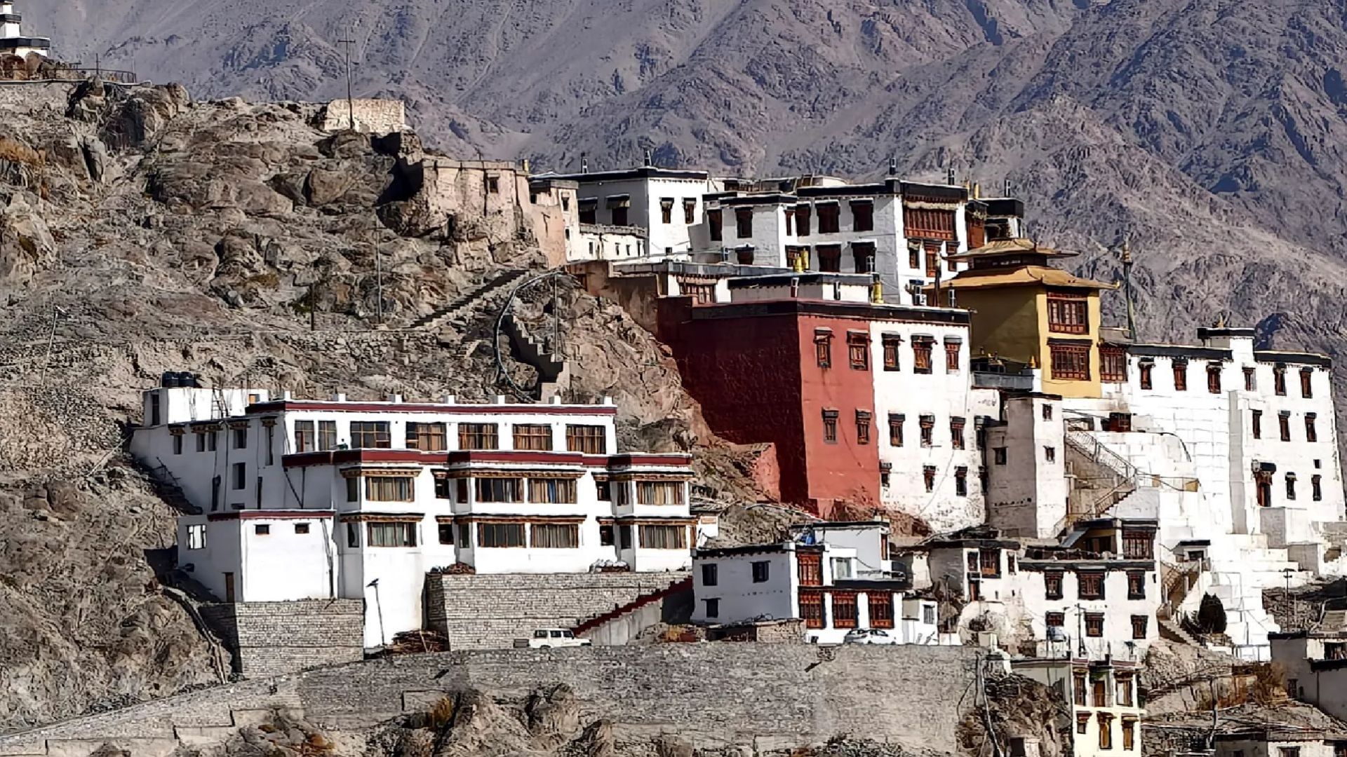 X200 Pro has an impressive telephoto camera (Image via Vivo)