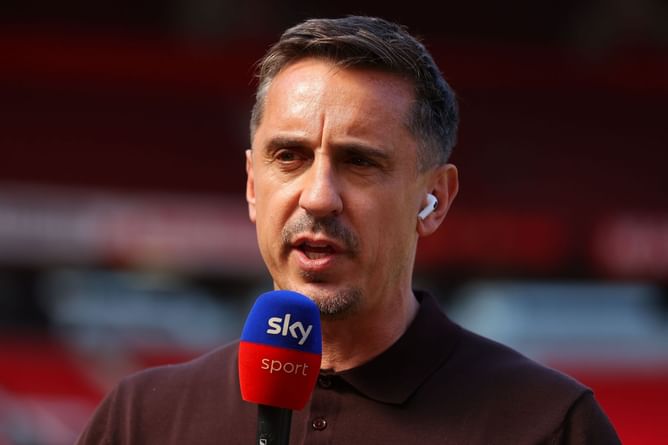 “Looked like a little boy” - Gary Neville slams performance from Liverpool star in 3-0 defeat at Manchester City