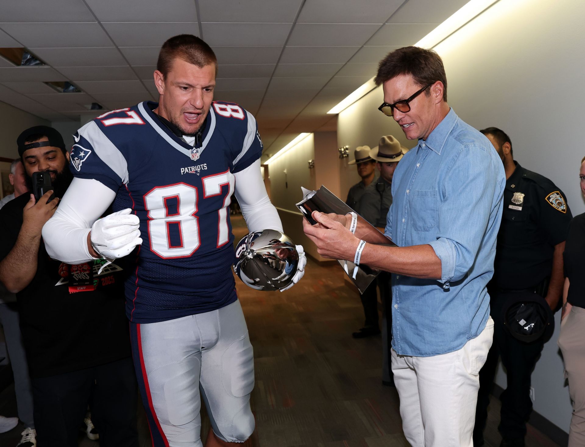 “Where does his ball sack come from?”: Rob Gronkowski fires hilarious questions towards Tom Brady over 7x Super Bowl champion cloning his dog