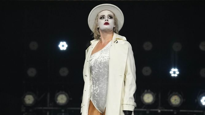 Toni Storm pays a tribute to current WWE champion