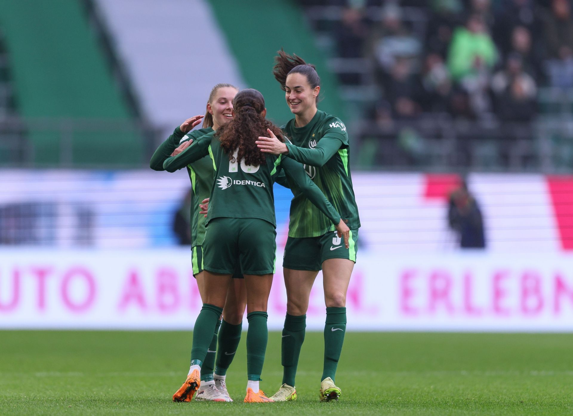 VfL Wolfsburg v Eintracht Frankfurt - Google Pixel Women