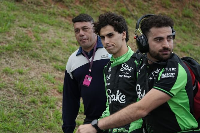 Clip of an inconsolable Gabriel Bortoleto hugging his family after a disastrous Brazilian GP goes viral
