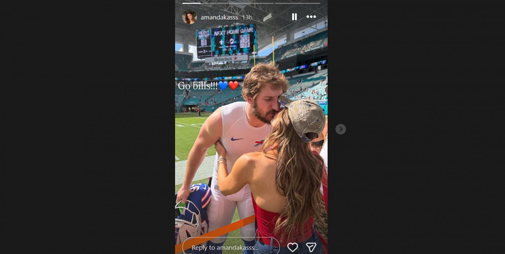 Joey Bosa&#039;s fianc&eacute;e Amanda Kassdikian on sidelines /@amandakasss