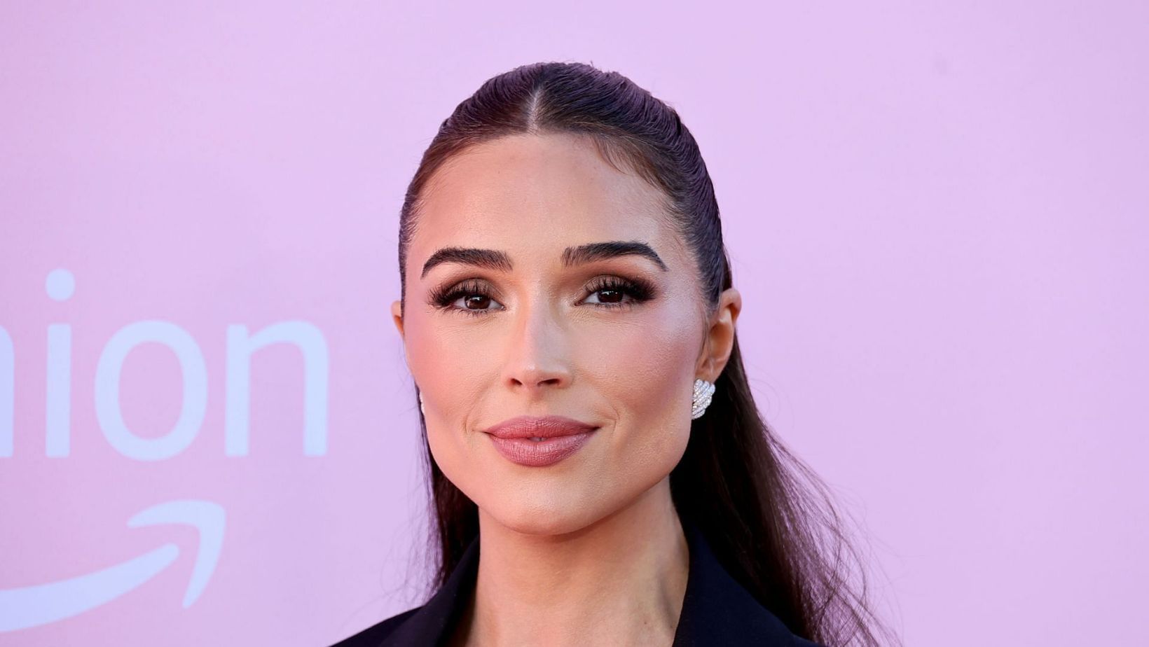 Christian McCaffrey's wife Olivia Culpo keeps up 'crustacean tradition' alive by turning daughter Colette into red crab for Halloween [Pics]