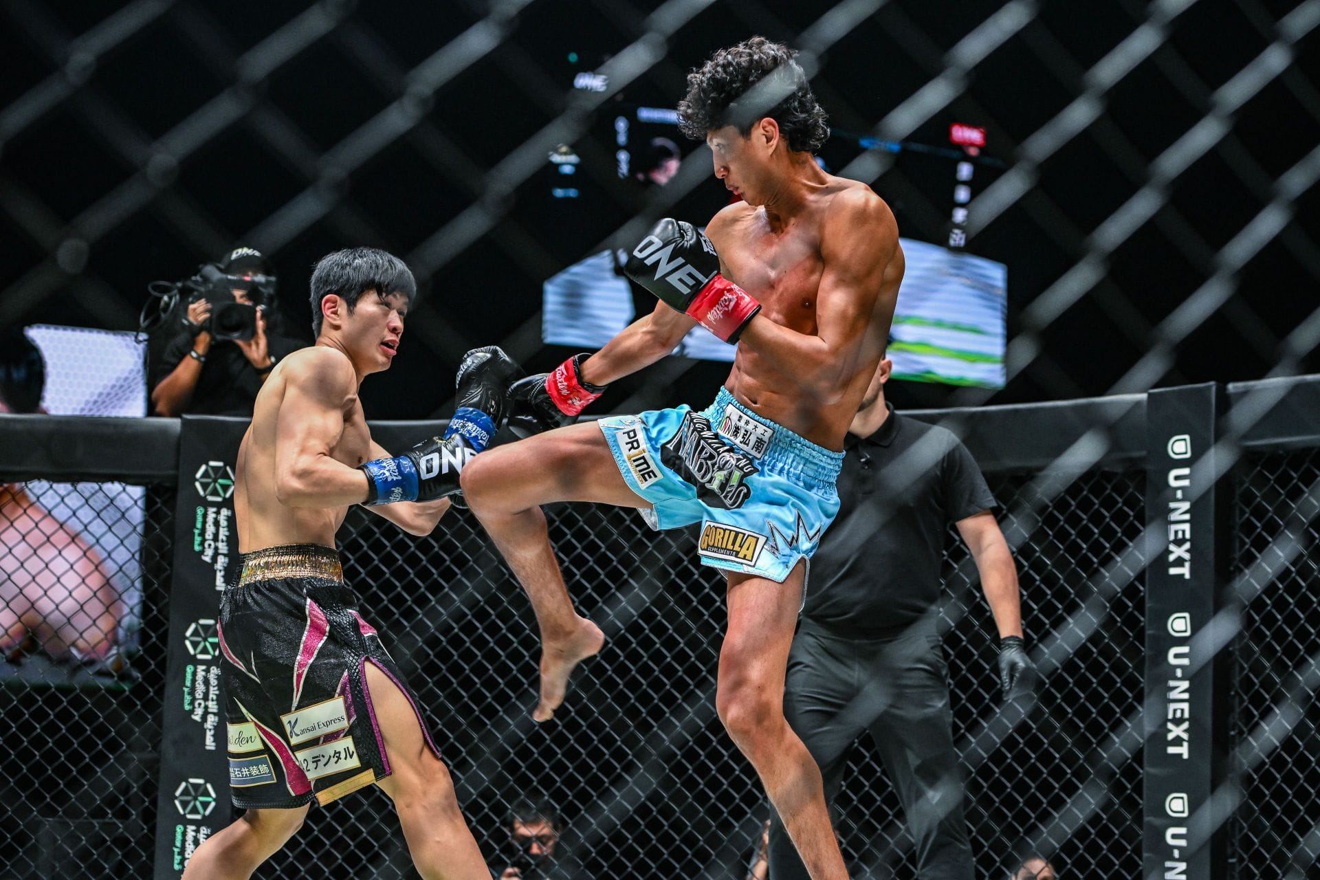 Nabil Anane (L) vs Hiromi Wajima | Image credit: ONE Championship