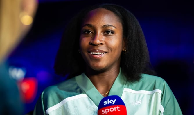 Coco Gauff & family raise the roof on Thanksgiving with joyous celebration dancing and singing karaoke