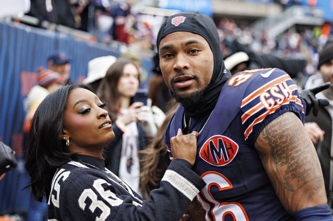 Simone Biles reacts as husband Jonathan Owens and Chicago Bears step up for a good cause ahead of their upcoming game