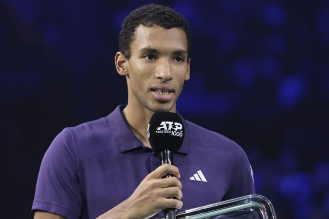 Felix Auger-Aliassime delivers the runner-up's speech at the 2025 Paris Masters (Source: Getty)