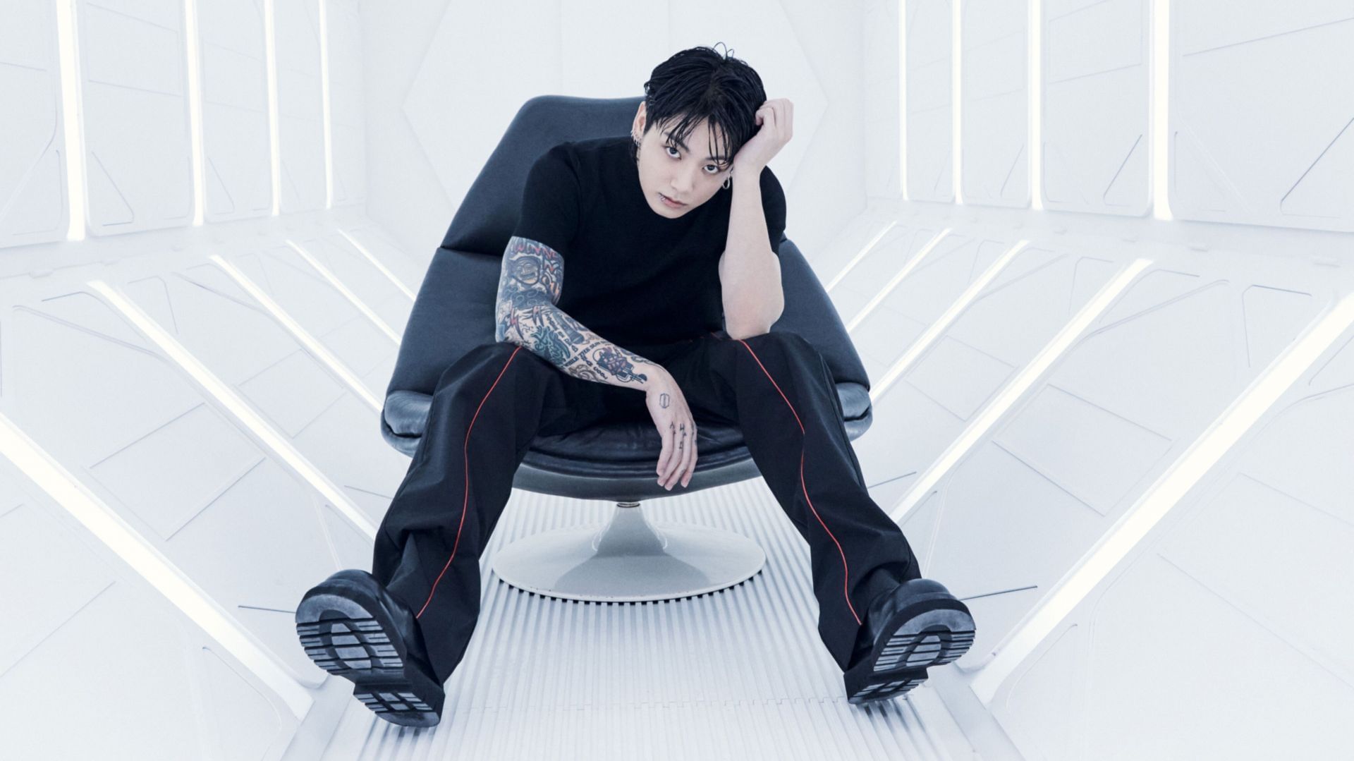 "This is Al"- Fans outraged after alleged videos of BTS' Jungkook's personal life go viral amid ongoing hate smear campaigns