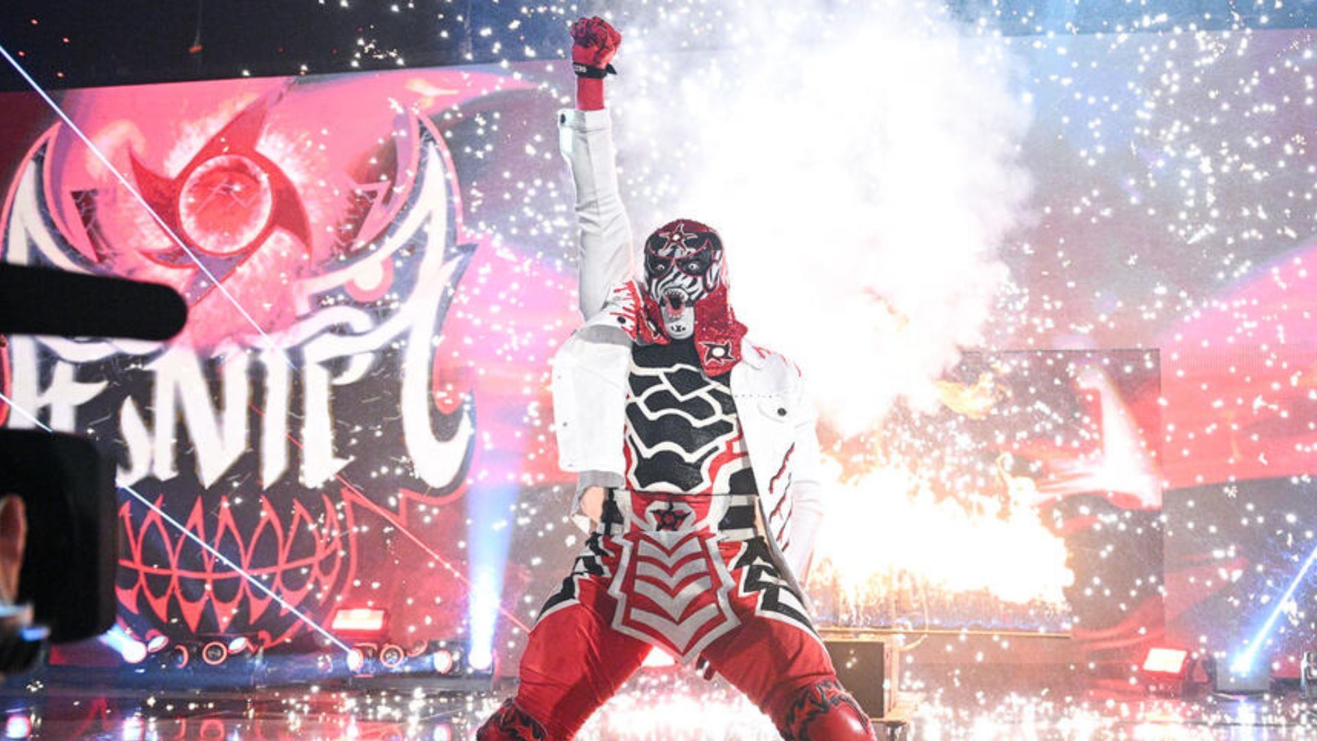 Penta on Monday Night RAW! [Image credit: WWE.com]