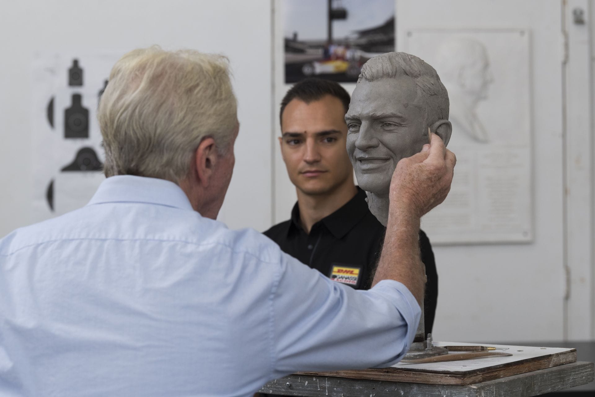 Will Behrends sculpting Alex Palou's clay sculpture for the 2025 Borg Warner trophy - Source: Getty