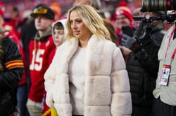 Brittany Mahomes’ jeans for Week 12 Chiefs' game gets 3-word review from Baker Mayfield’s wife Emily