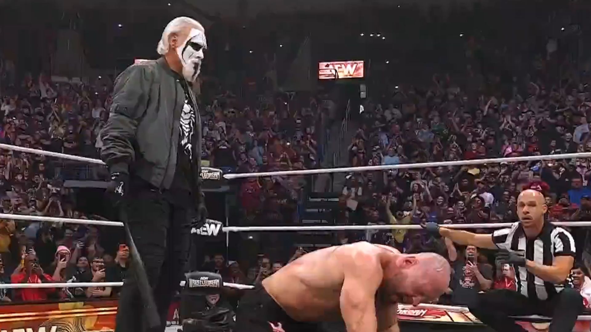 Sting arriving to save Darby Allin from Jon Moxley at WrestleDream 2025 [Image via @AEW on X]
