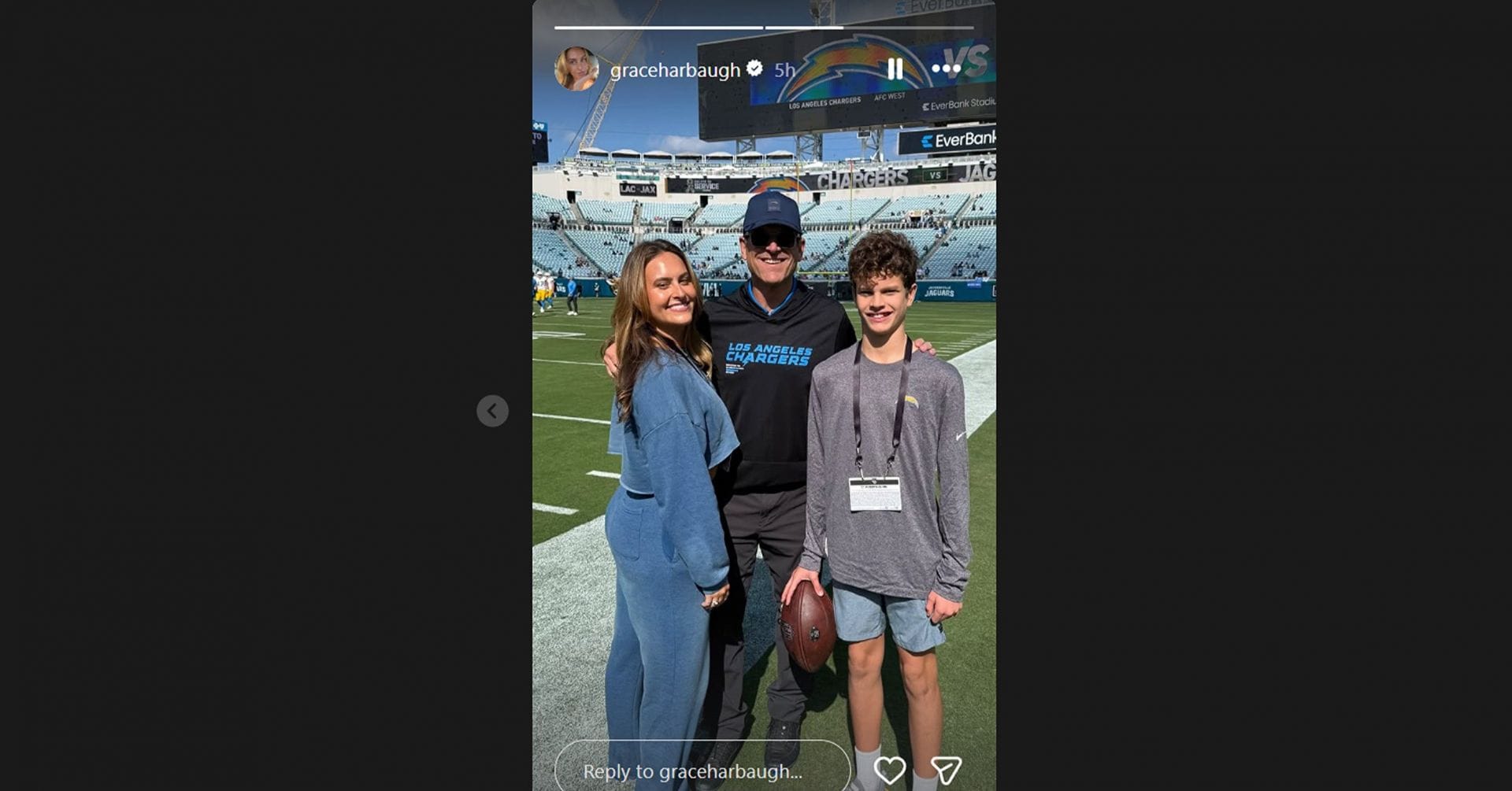 Jim Harbaugh&rsquo;s daughter, Grace Harbaugh, glams in a blue outfit in Week 11/@graceharbaugh