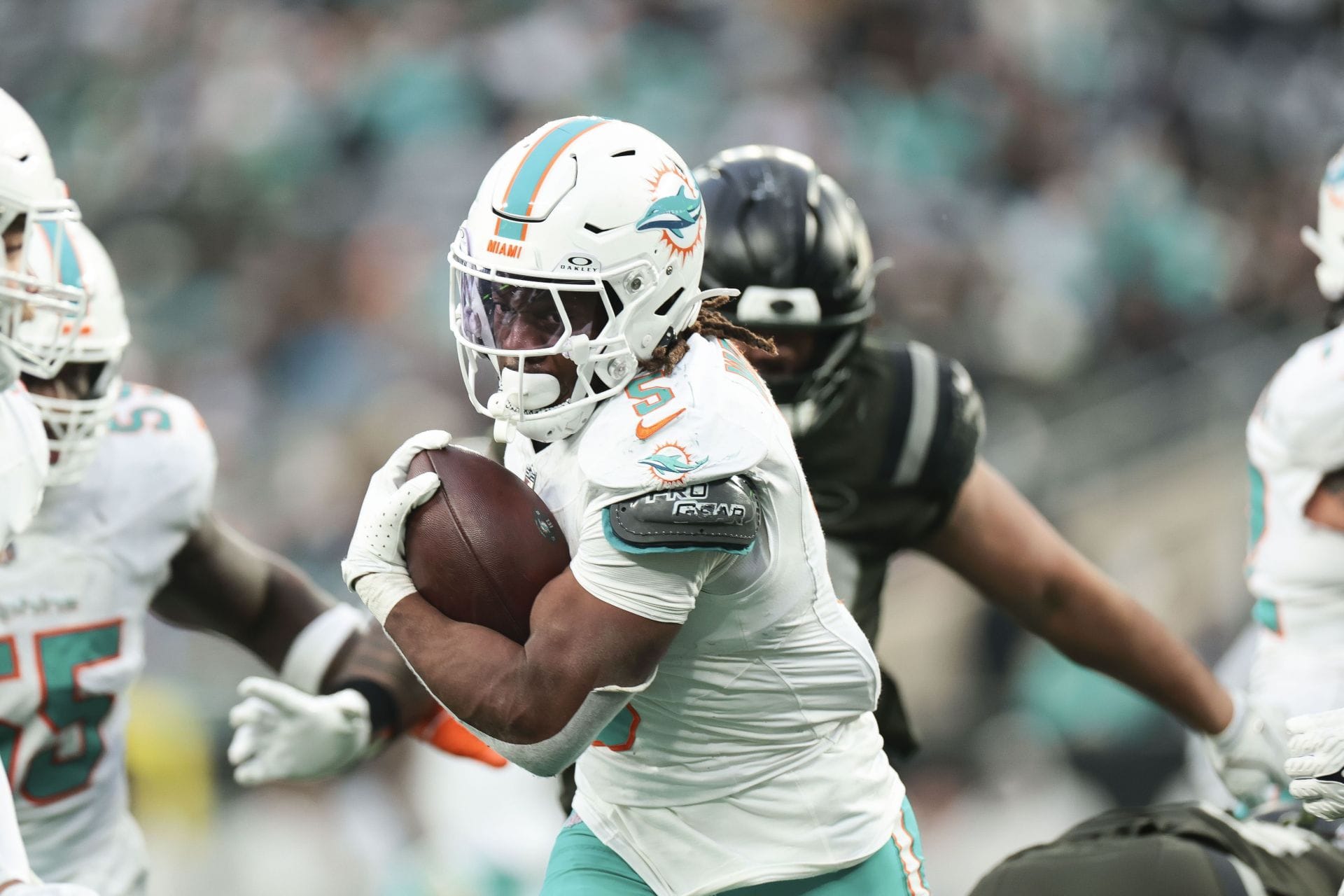 Jaylen Wright at Miami Dolphins v New York Jets - NFL 2025 - Source: Getty