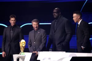 Wayne Gretzky gives his thoughts on Shaquille O'Neal, Tom Brady and Aaron Judge after sharing 2026 FIFA World Cup draw stage with them