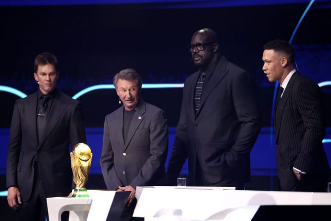 Wayne Gretzky gives his thoughts on Shaquille O'Neal, Tom Brady and Aaron Judge after sharing 2026 FIFA World Cup draw stage with them