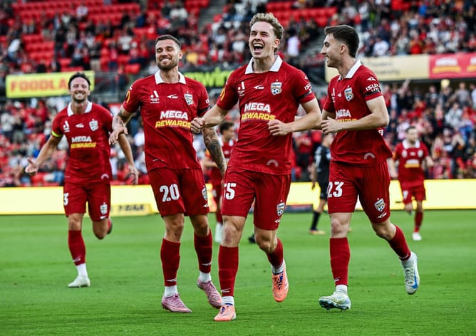 Adelaide United vs Brisbane Roar Prediction and Betting Tips | December 6th 2025