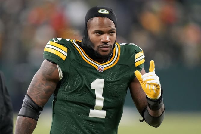 Micah Parsons takes shot at referees over their unfair treatment following him from Dallas to Green Bay