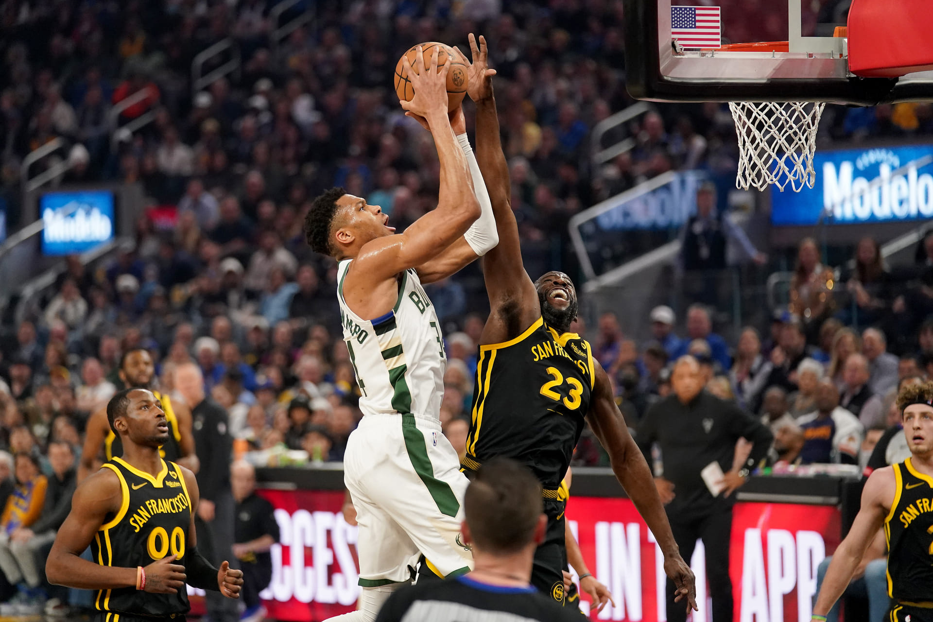 NBA: Milwaukee Bucks at Golden State Warriors - Source: Imagn