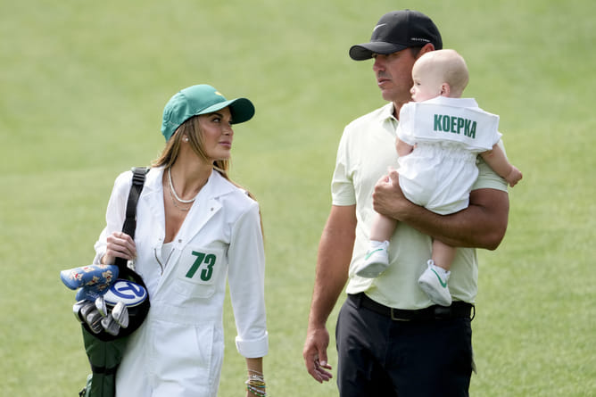 Jena Sims shares adorable image of Brooks Koepka & Crew Koepka spotting a "big cat" at the zoo