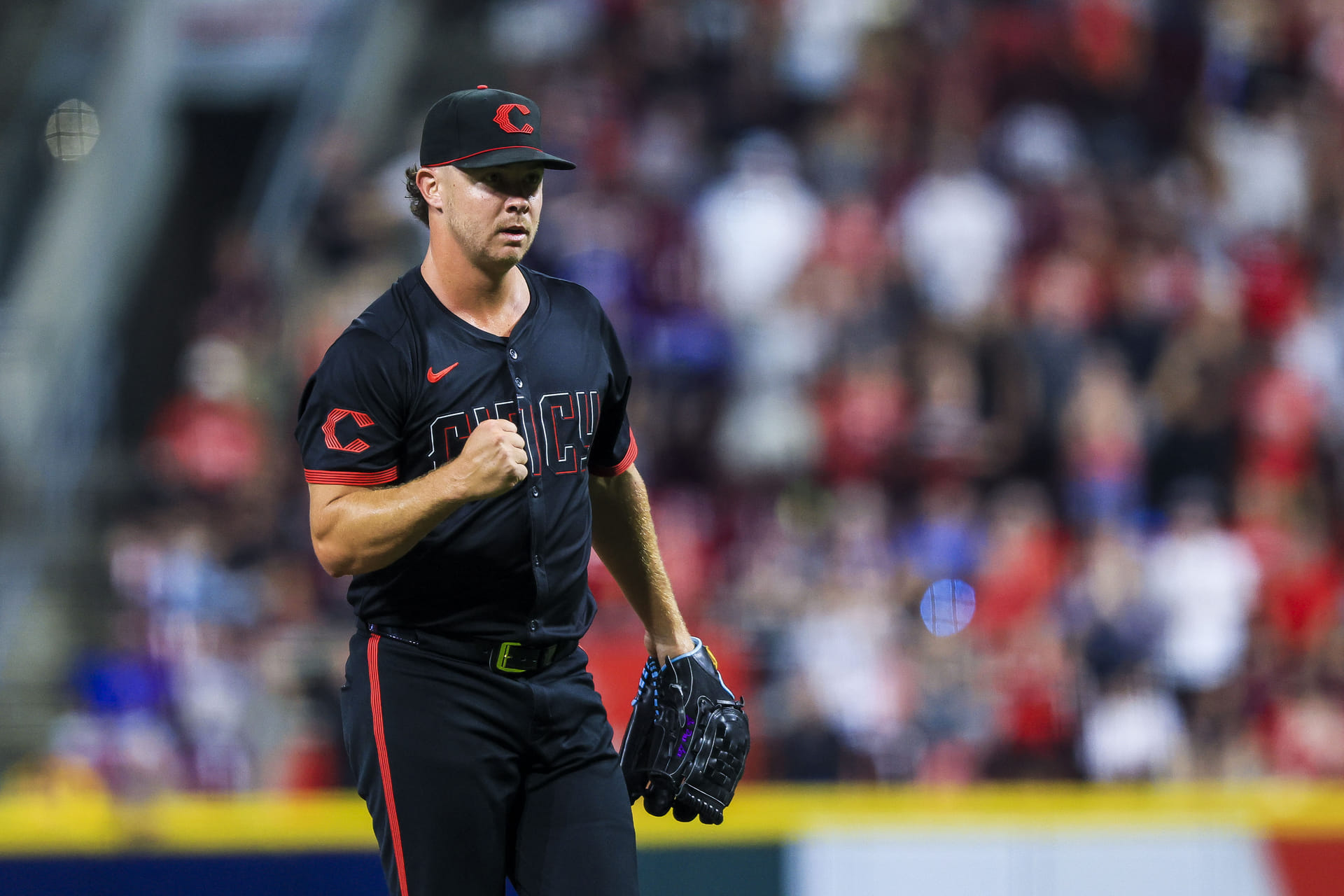 Emilio Pagan makes bold prediction on Reds after re-signing for $20M