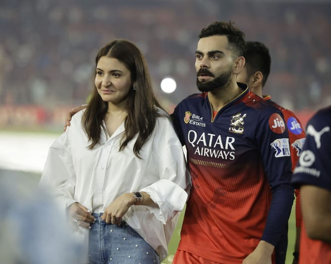 Virat Kohli arrives at Delhi's IGI Airport with Anushka Sharma amid IND vs SA 2025 T20Is [Watch]