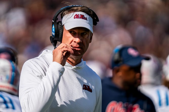 Fans claim Lane Kiffin allegedly sent DMs to college girls during his Ole Miss stint