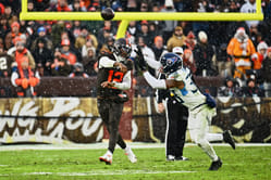 “Still trash” “THIS GUY STINKS”: NFL fans rip Shedeur Sanders for throwing horrible INT leading to Tony Pollard TD for Titans