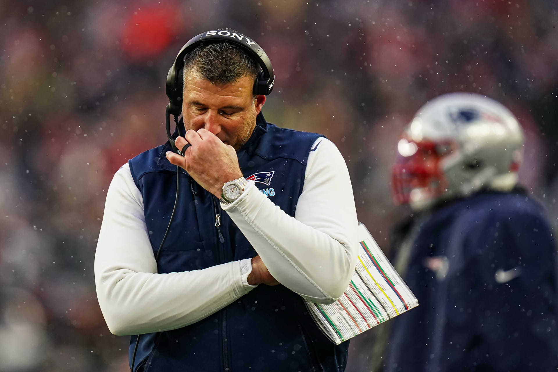 What a cry baby” “Loser talk”: NFL fans rip into Mike Vrabel for complaining against referees after Patriots' 35-31 loss vs. Bills