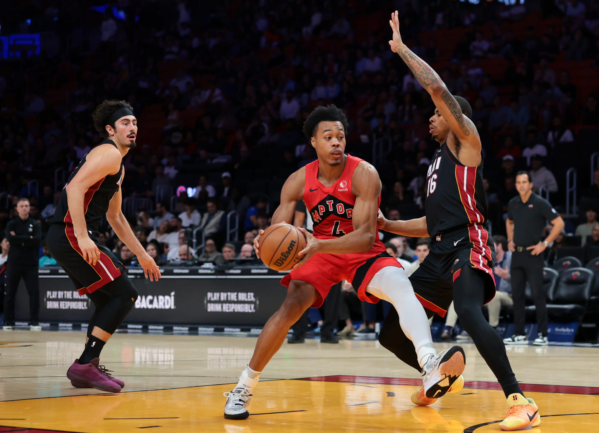 "Better than Wemby": Fans Go Berserk After Scottie Barnes Explodes With Partner and Mother Courtside 