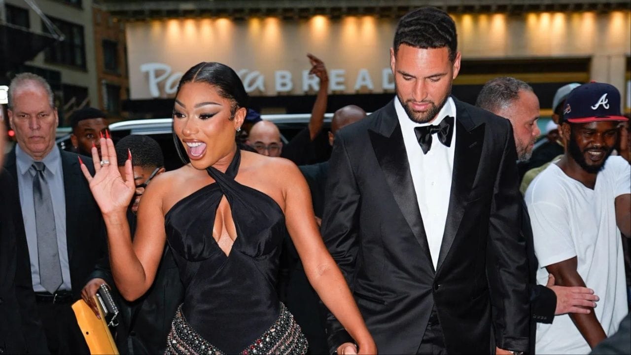 "The captain of Love Island" - NBA Fans Ignite Klay Thompson Wedding Rumors as Mavericks Star Immortalizes Megan The Stallion's Name on his Boat