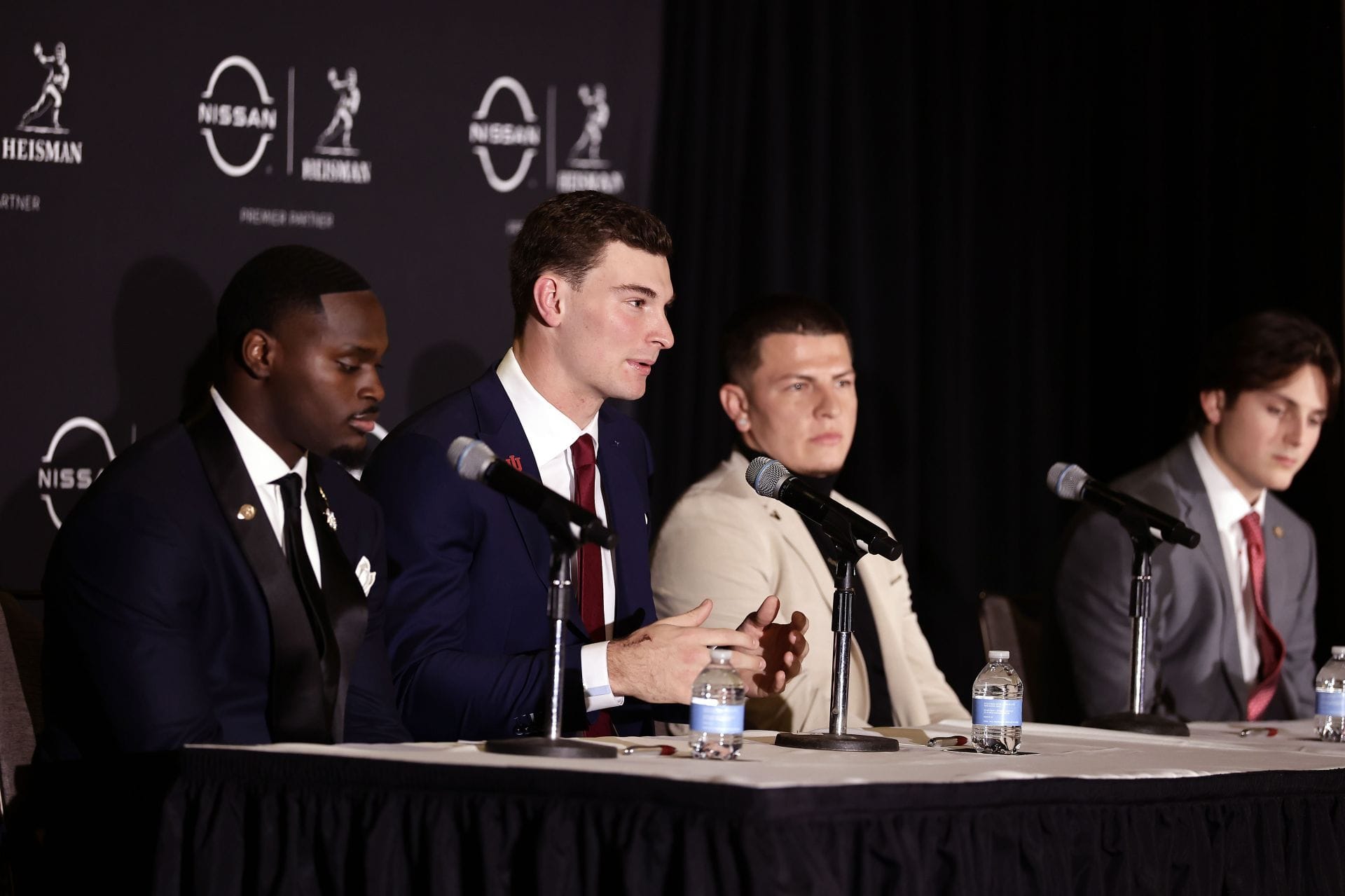 "Julian Sayin hates Diego Pavia": CFB fans lose it over Heisman Trophy viral finalists' interaction in New York