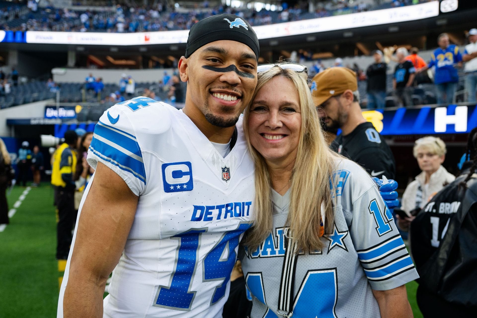 "Was taken into deportation custody": Amon-Ra St. Brown's mom Miriam reveals getting detained at airport by immigration while dating husband John