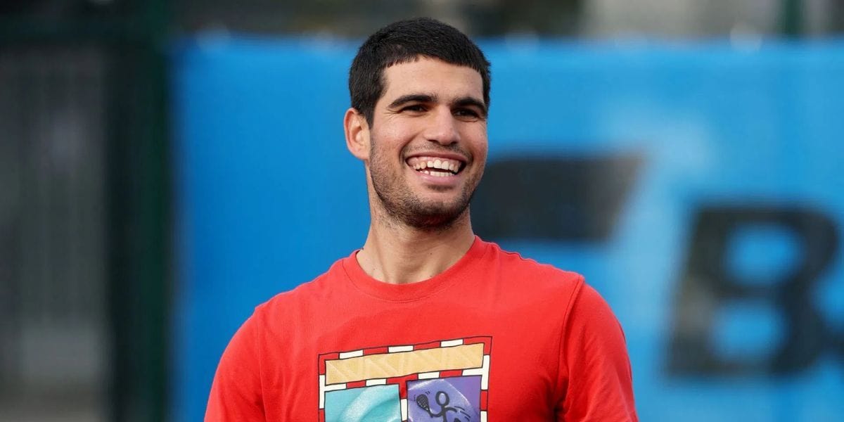 WATCH: Carlos Alcaraz's touching gesture towards young fan at childhood tennis club before leaving for Australian Open