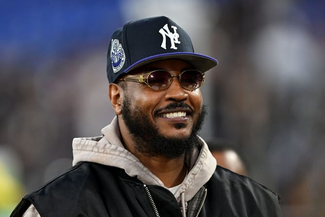 "Melo Too Little": Carmelo Anthony Catches Random Stray as NFL Legends Issue Bold Challenge Amid Beef with Club 520 Crew