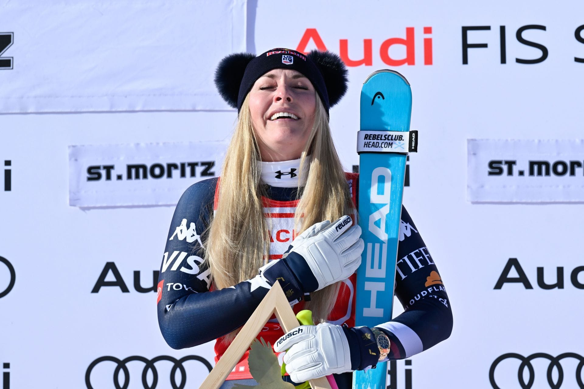 Watch: Lindsey Vonn breaks down in tears on podium during national ...