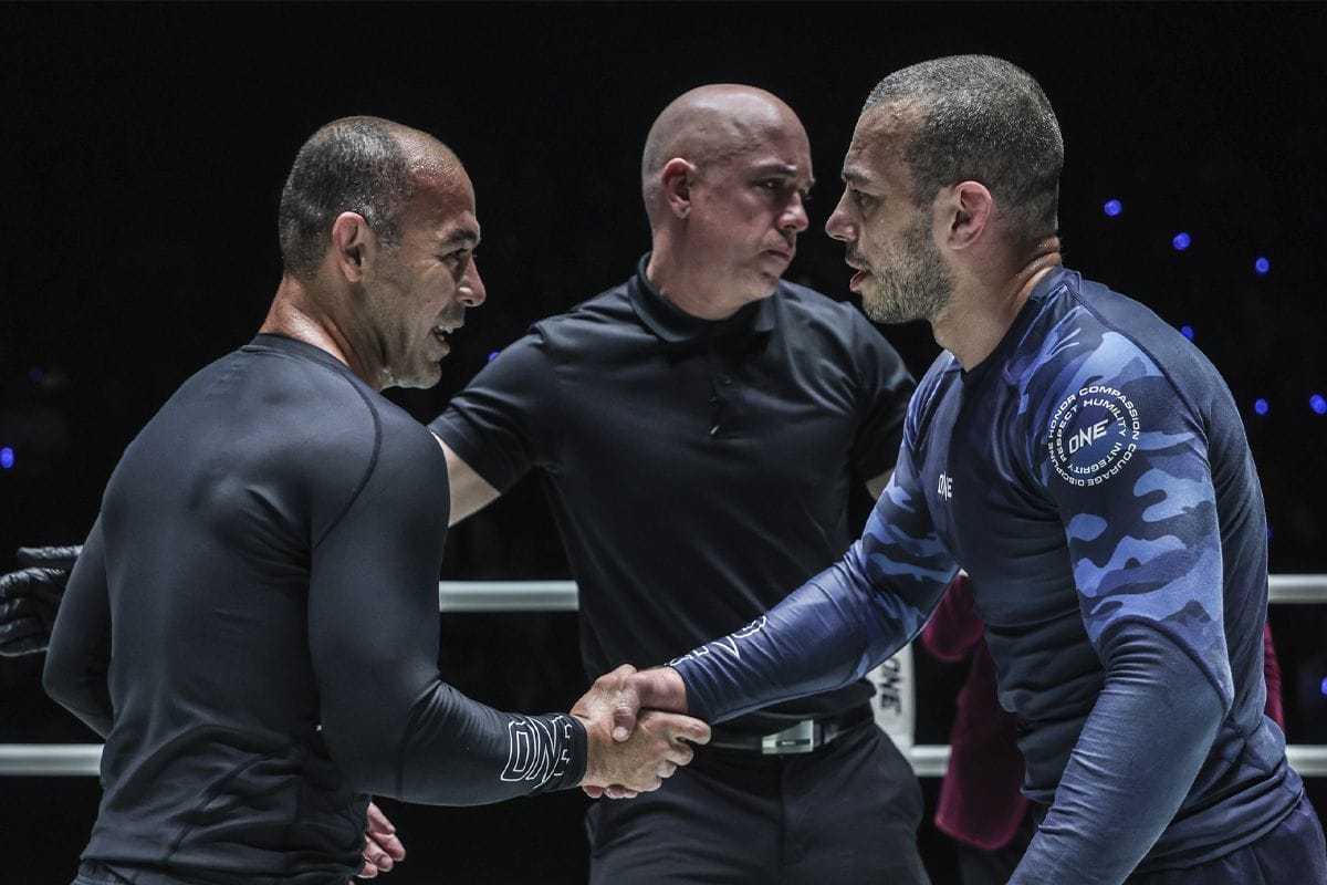 Lachlan Giles shakes hands with Marcelo Garcia (Image by ONE Championship)