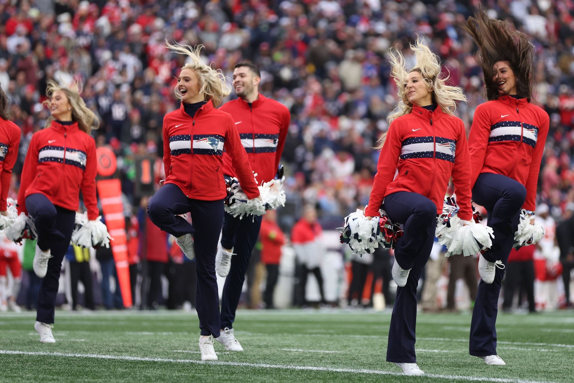 (WATCH) Patriots cheerleader Taylor Sawyer shows off dance routine ...