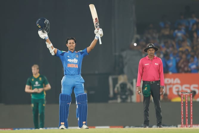 Team India star hilariously trolls Yashasvi Jaiswal after opener’s maiden ton in IND vs SA 2025 3rd ODI [Watch]