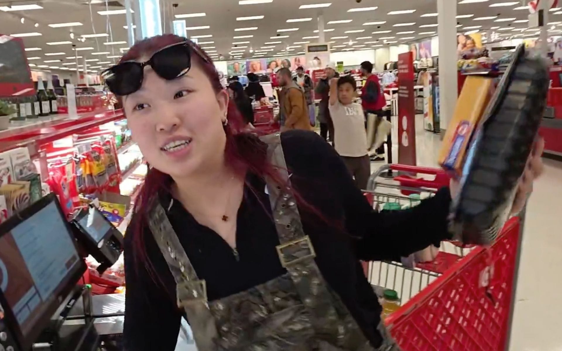 Controversial streamer Nina Lin accused of shoplifting during livestream