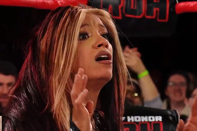 BREAKING: AEW star Mercedes Mone breaks down in tears after losing her title