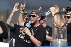 “MLB is shaking”; “One of the unsung heroes” - Fans divided as Dodgers pen 1-year $5.5M deal with Miguel Rojas as retirement looms