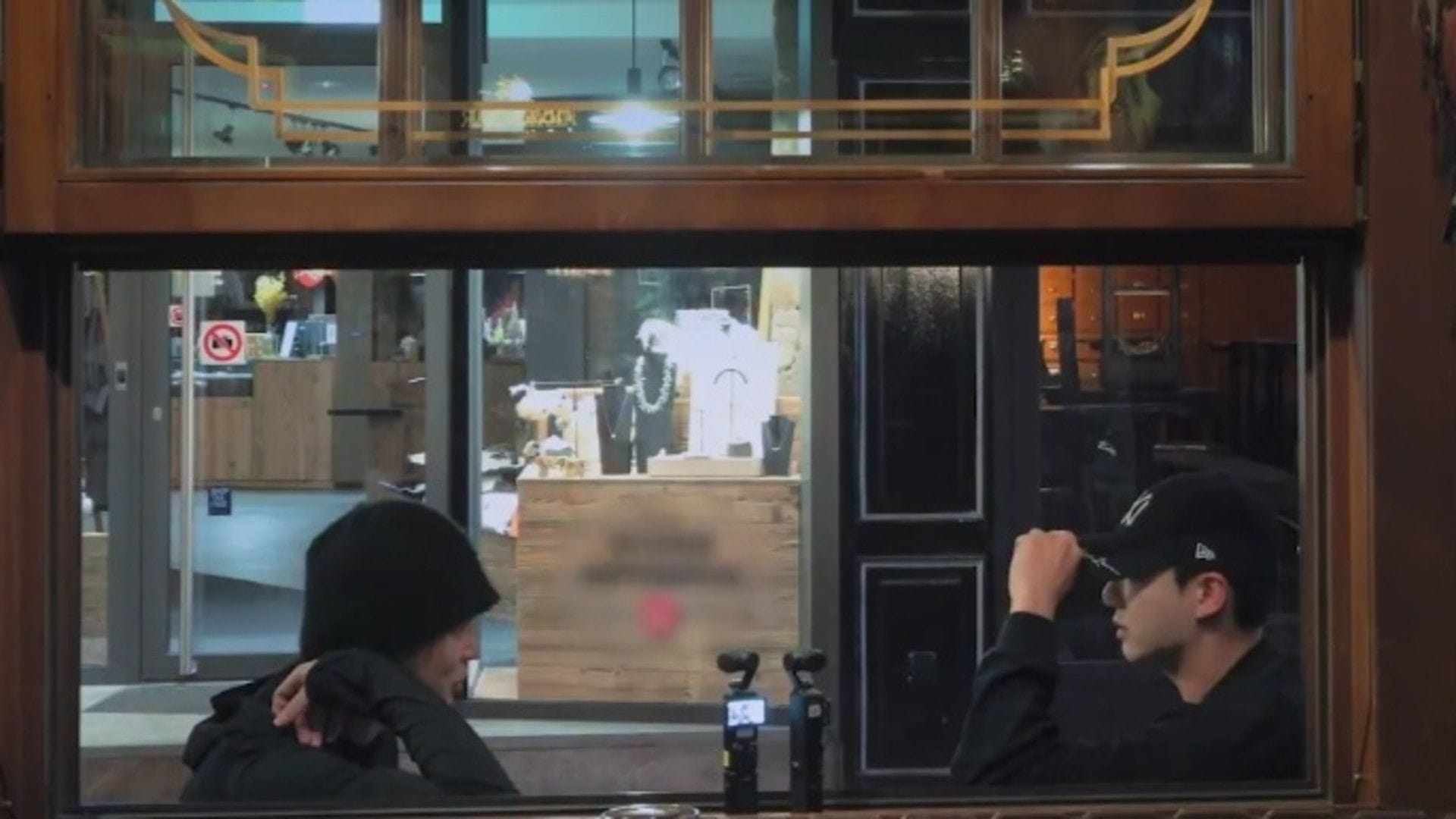 Ještě z Are You Sure?! sezóna 2 (obrázek přes X /@DisneyPlusKR)