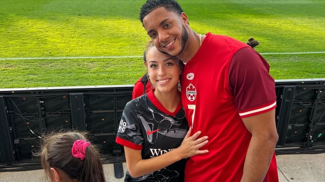 Jeremy Pe&ntilde;a&rsquo;s girlfriend Julia Grosso dons pink bikini as she soaks in a dreamy Dominican sunset with Astros star. Credit: Jeremy Pena/Instagram