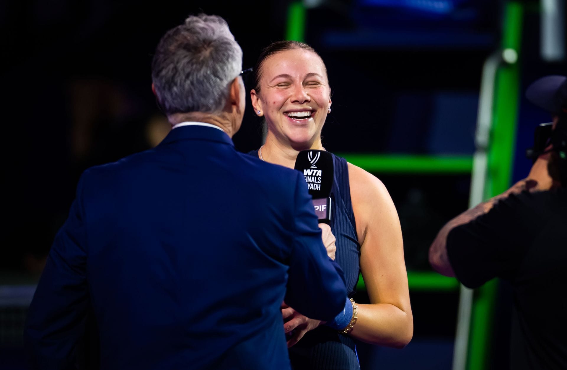 Amanda Anisimova during an on-court interview at the 2025 WTA Finals (Source: Getty)
