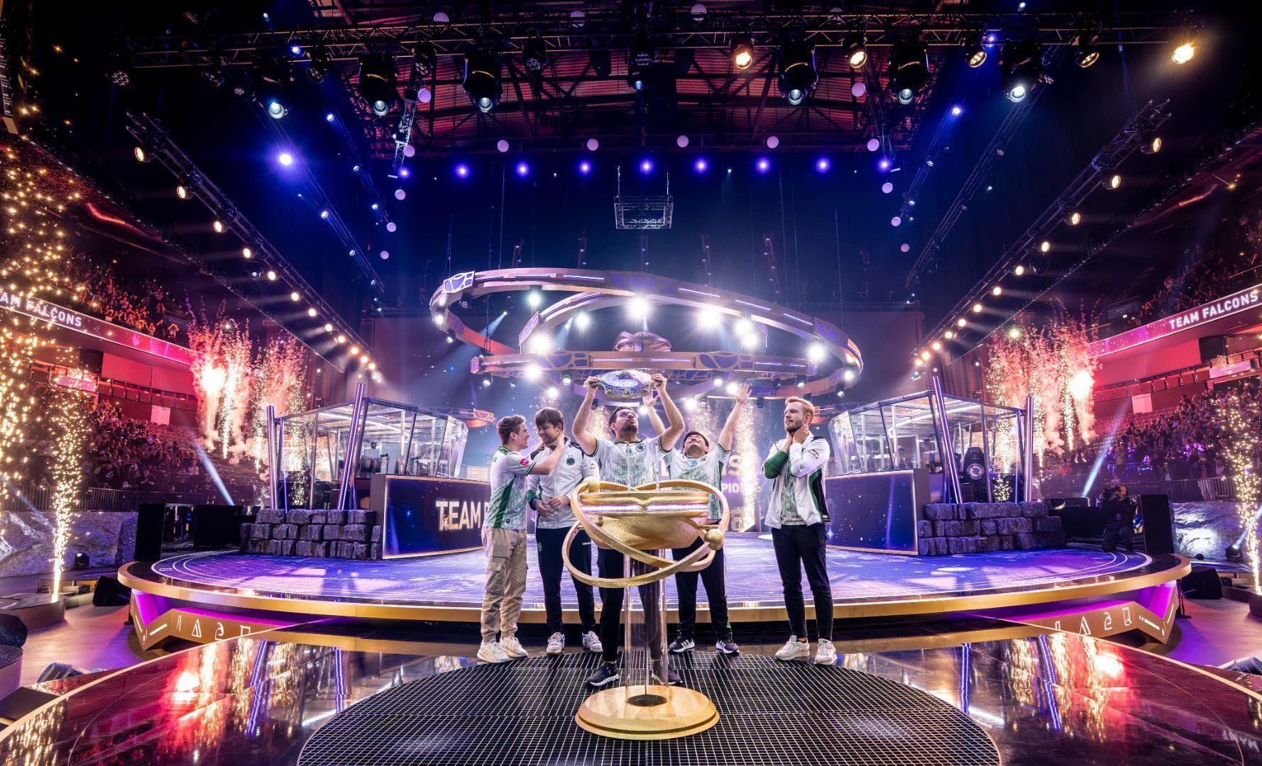 Queasy, SwizzY, and Merstach won the FNCS Globals 2025 (Image via Epic Games)